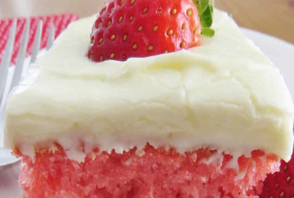 Why Our Strawberry Honey Bun Cake Is a Slice of Heaven