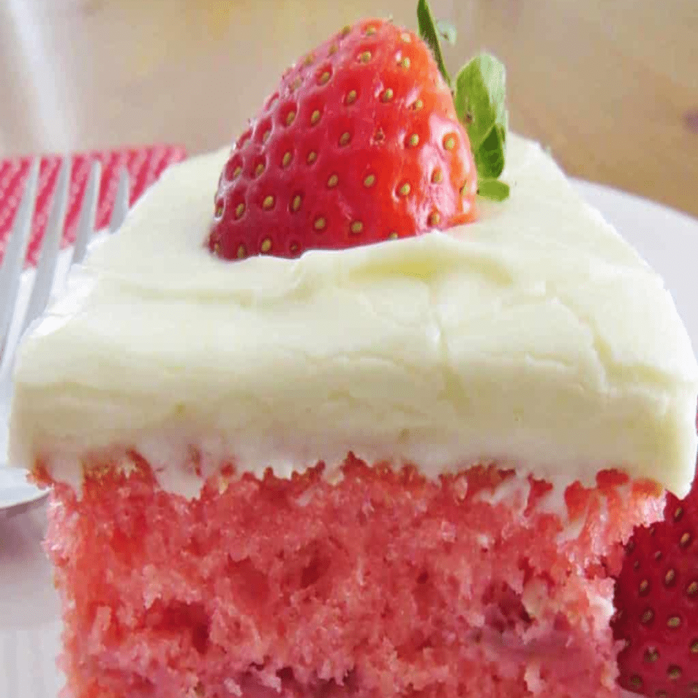 Why Our Strawberry Honey Bun Cake Is a Slice of Heaven
