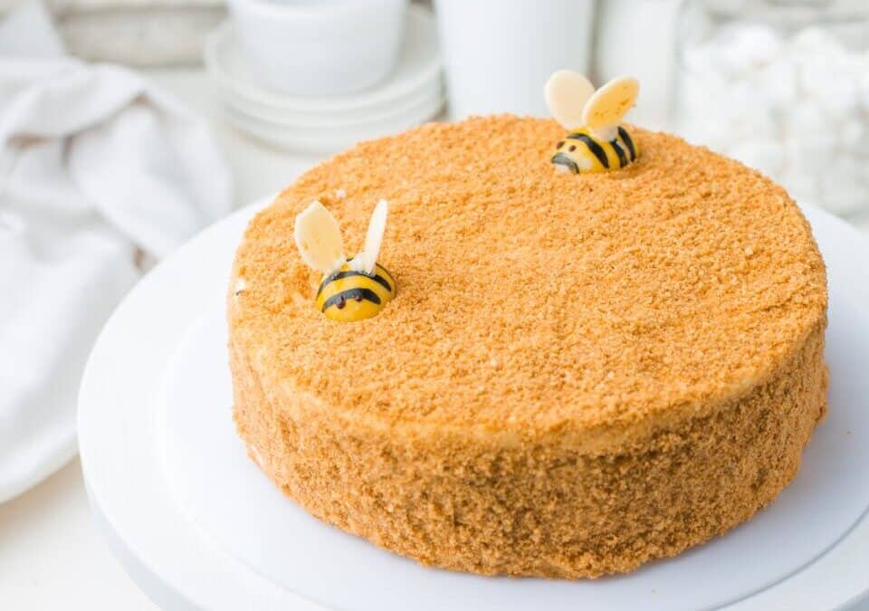 Honey Bun Cake for Birthdays, Gatherings, and Sweet Cravings