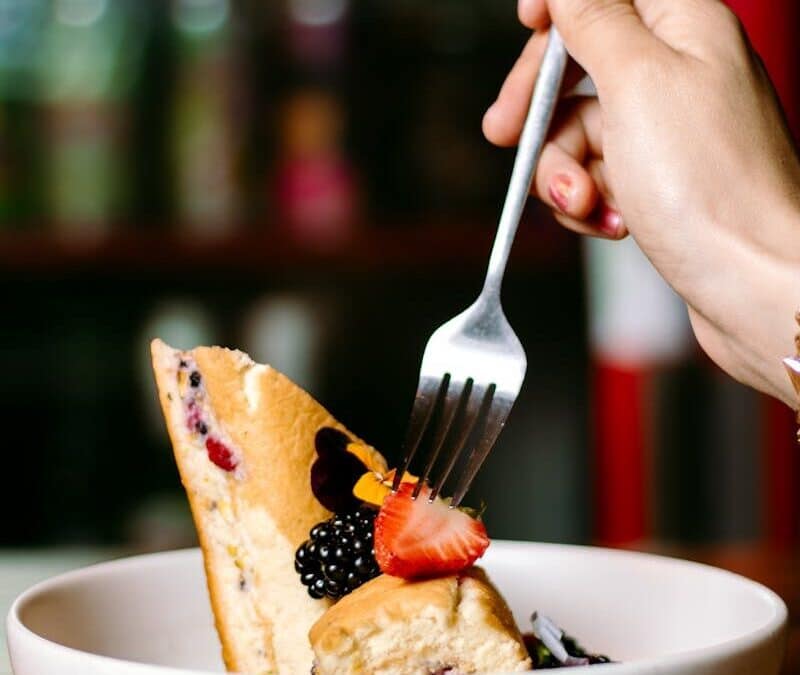 Dessert Lovers Agree: Honey Bun Cake Is a Must-Try